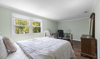 140 Idlebrook Ln, Aberdeen, NJ 07747