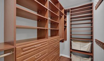 1818 POTOMAC GREENS Dr, Alexandria, VA 22314