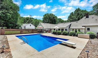 910 Chantilly Ln, Anderson, SC 29625