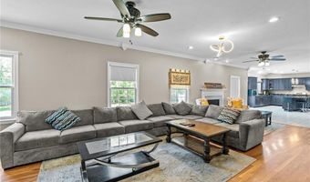 38 Steeple Ln, Lincoln, RI 02865
