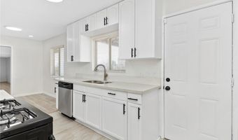 15944 Wintun Rd, Apple Valley, CA 92307