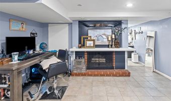 3838 Omega St, Alton, IL 62002