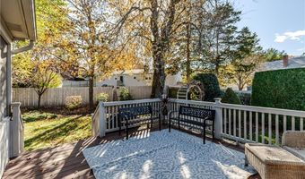 17 Woodview Dr, Cranston, RI 02920