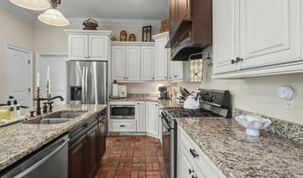 930 Caroline Dr, Biloxi, MS 39532