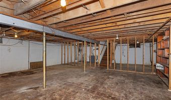 1208 Rapids St, Adel, IA 50003