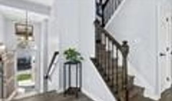25 BAYSIDE Dr, Bayonne, NJ 07002