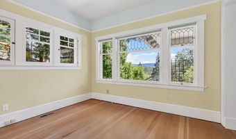 71 Scenic Dr, Ashland, OR 97520