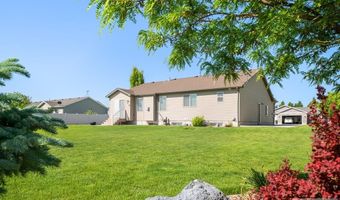 5577 Cottontree Ln, Ammon, ID 83406