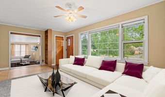 216 S Michigan Ave, Addison, IL 60101