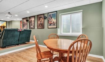 700 Needlegrass Pkwy, Antioch, IL 60002