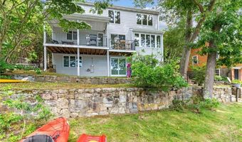 8 Woodsia Rd, Narragansett, RI 02874
