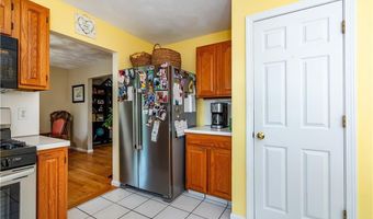 65 Jeri Lynn Cir, Warwick, RI 02886