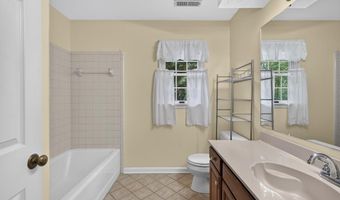 19368 Triple Crown Dr, Abingdon, VA 24211