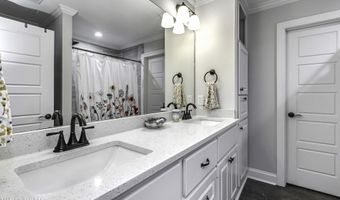 730 Sawgrass Lakes Dr, Brandon, MS 39042