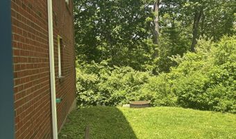 39 Briarwood Ln A, Branford, CT 06405