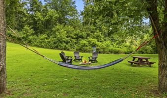 90 Railroad Lock Rd, Beattyville, KY 41311