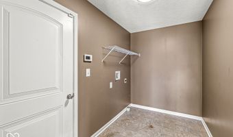 6851 Wilmot Ln, Avon, IN 46123