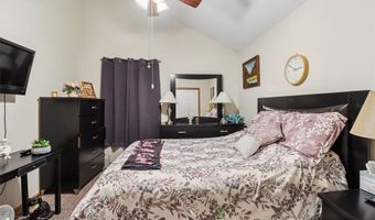 1132 10th Ave NW, Altoona, IA 50009