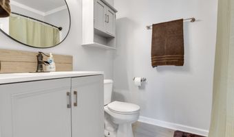 208 Hallock Pl, Abingdon, VA 24210