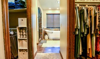 2410 Quail Run Blvd, Aberdeen, SD 57401