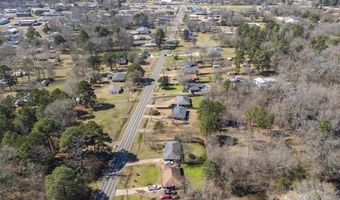 900 5th St, Benton, LA 71006