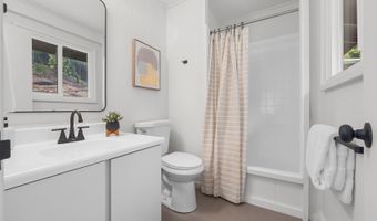 4819 Likini St, Honolulu, HI 96818