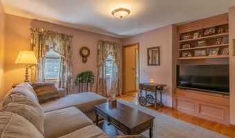 35 Jennie Cir, Agawam, MA 01001