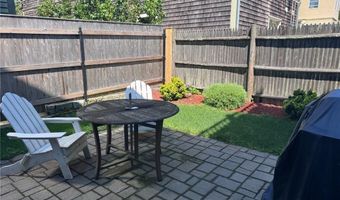 35 Elm St B, Newport, RI 02840