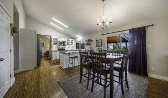 1000 Ivy Ln, Ashland, OR 97520