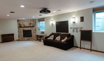 W6548 ETHAN Drive, Appleton, WI 54915
