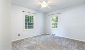 3425 Woodland St, Ames, IA 50014