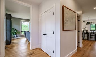 5 Goldfinch Dr, Falmouth, ME 04105