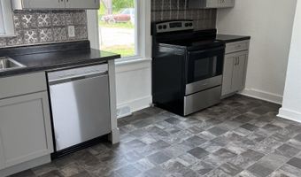 808 S Clinton St, Albia, IA 52531