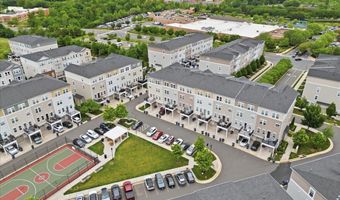 42045 BERKLEY HILL Ter, Aldie, VA 20105