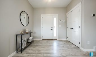 105 E Birchwood Dr, Brandon, SD 57005