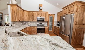 688 Champs Rd, Bonners Ferry, ID 83805