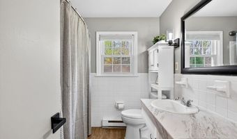 10 Meadowbrook Rd, Auburn, MA 01501