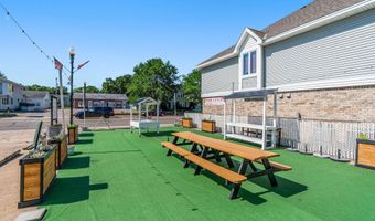 623 E Main St, Anoka, MN 55303