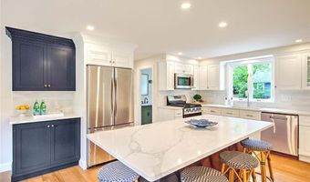 1 Cheshire Dr, Barrington, RI 02806