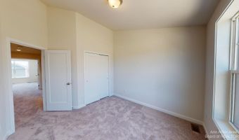 2704 S Spurway Dr, Ann Arbor, MI 48105