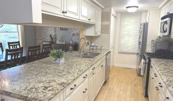 1525 Teri Ln, Algonquin, IL 60102