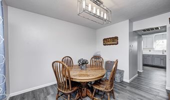 555 Hyannis Dr, Avon, IN 46123