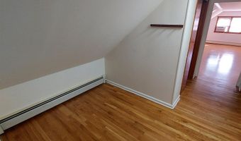 48 W 32ND St, Bayonne, NJ 07002