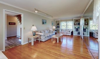 54 Flax Hill Rd, Brookfield, CT 06804