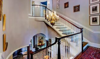 14 Leroy Ave, Newport, RI 02840