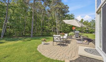 10 Deer Lake Ct, Barnegat, NJ 08005