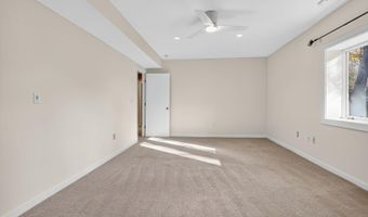 9209 VENDOME Dr, Bethesda, MD 20817