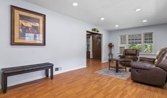 66 Loftus Cir, Bridgeport, CT 06606