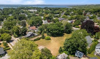 78 Narragansett Ave, Jamestown, RI 02835