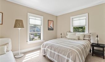 12 Bliss Rd, Newport, RI 02840